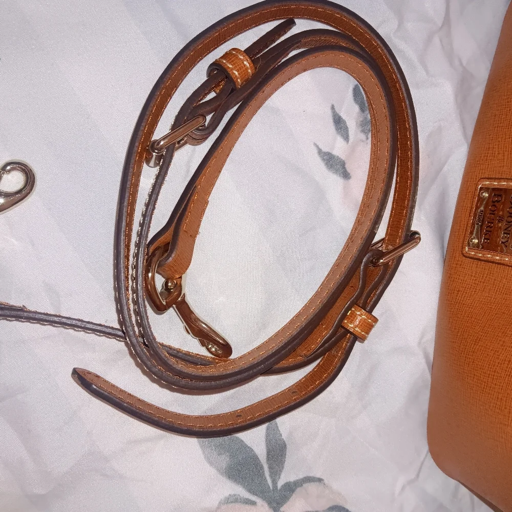 Dooney & Bourke Brown Leather Mini BARLOW - Picture 9 of 9